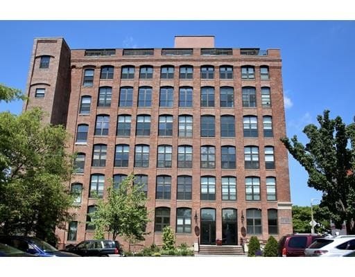 Building Photo - 150 Orleans St