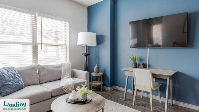 Foto del edificio - 650 S Main St