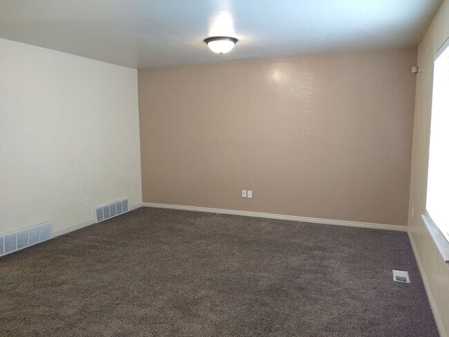 Foto del edificio - BEAUTIFUL 4 BED 2.5 BATH HOME FOR RENT IN LEHI!!!