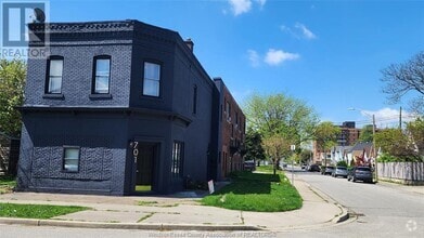 Building Photo - 701 Marentette Ave