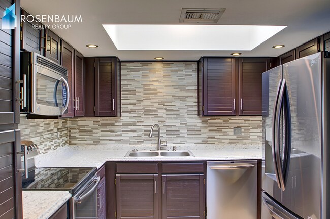 Foto del edificio - Charming 2-beds, 1-baths townhome unit in the peaceful high-desert foothills of Tanque Verde!