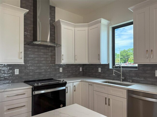 Foto del edificio - 2129 W Pine St