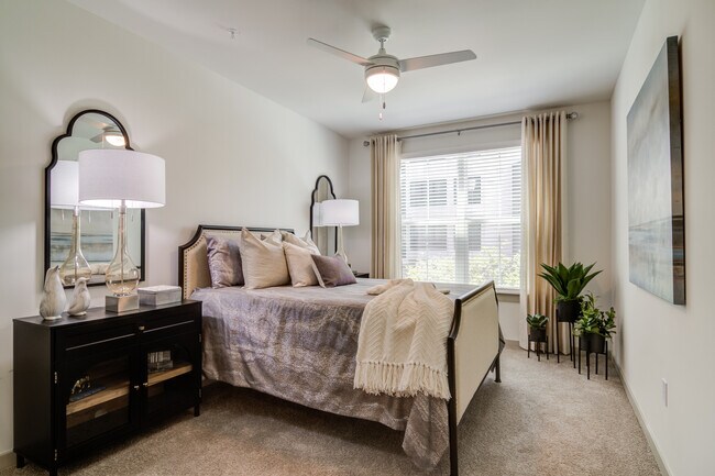 Foto del edificio - The Tomlin Luxury Apartments