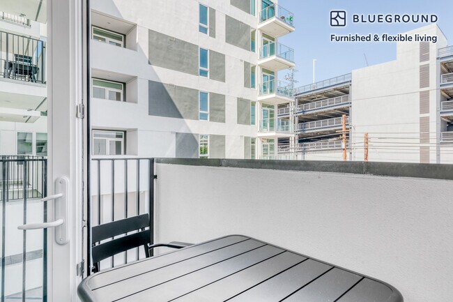 Foto del edificio - 900 S Vermont Ave