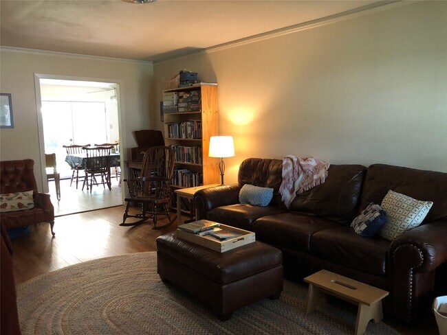 Foto del edificio - 7031 Langdon Ln