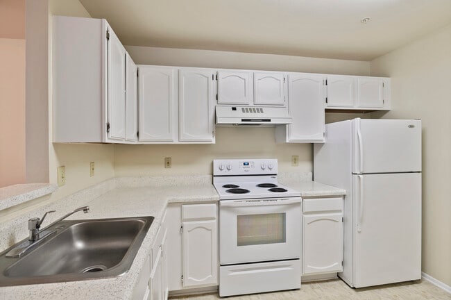 Building Photo - The Woods of Marlton