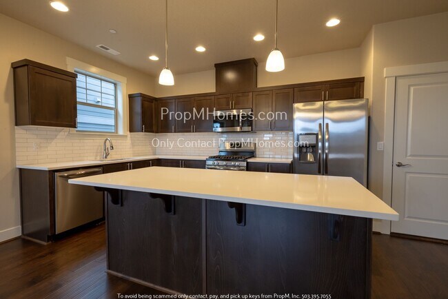 Foto del edificio - Stellar Brand New Wilsonville Four Bedroom...
