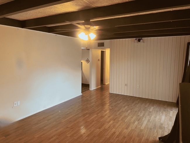 Building Photo - FOR RENT | 2 Bed, 2 Bath Upstairs  Apartment Unit