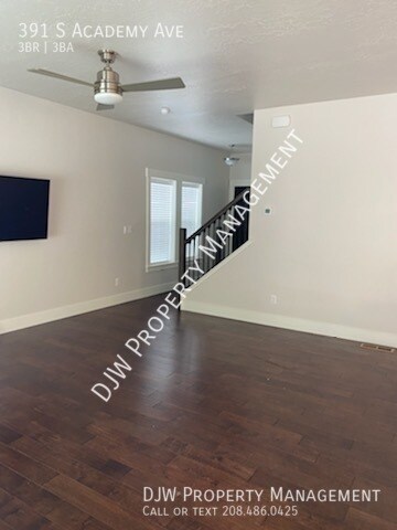 Foto del edificio - Welcome Home To This Fantastic Eagle Home!