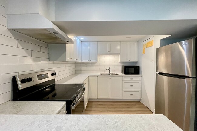 Building Photo - 4203 Wheelwright Crescent