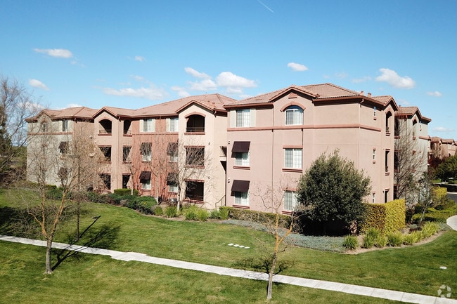 Building Photo - Paseo Villas Apartments