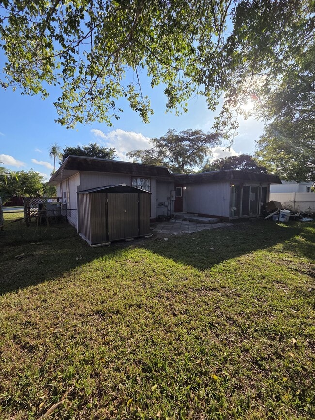 Photo - 7003 NW 79th St House