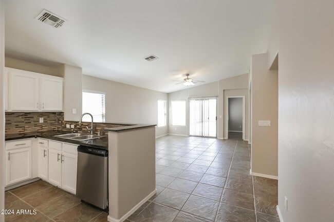 Building Photo - 11813 W Yuma St