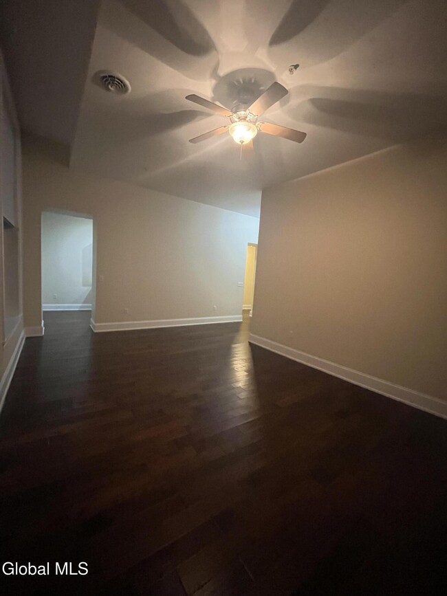 Foto del edificio - 256 Broadway