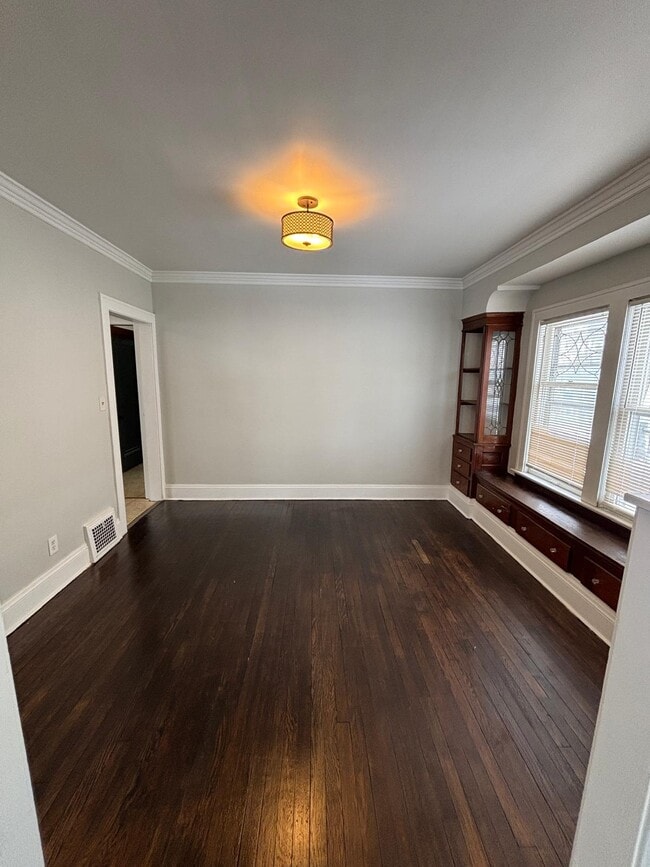 Building Photo - 15712 Cloverside Ave