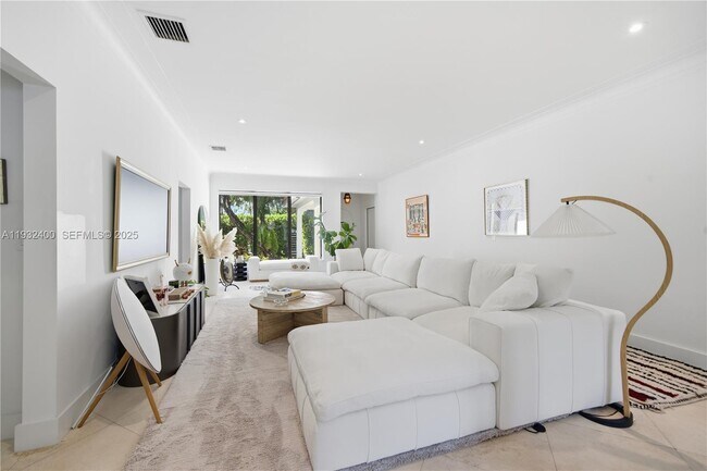 Foto del edificio - 2489 Meridian Ave