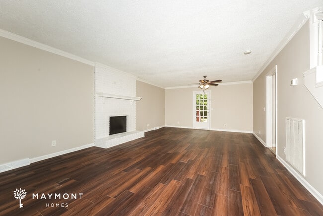 Building Photo - 265 Clearlake Dr W
