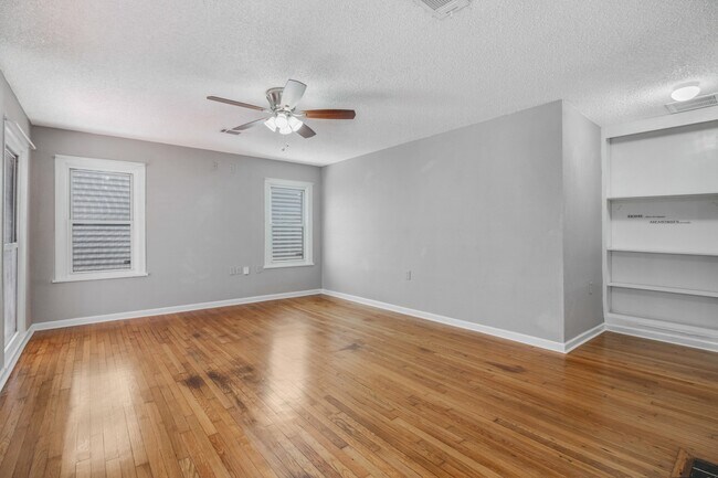 Building Photo - 1413 53rd St