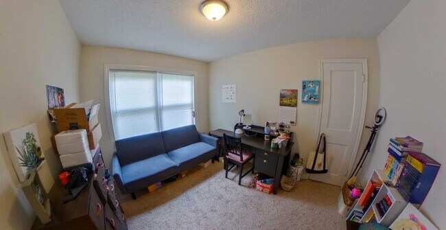Building Photo - 3D Tour Available! Close to Campus + Washe...