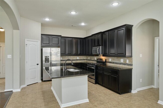 Foto del edificio - 6531 Hunters Creek Ln