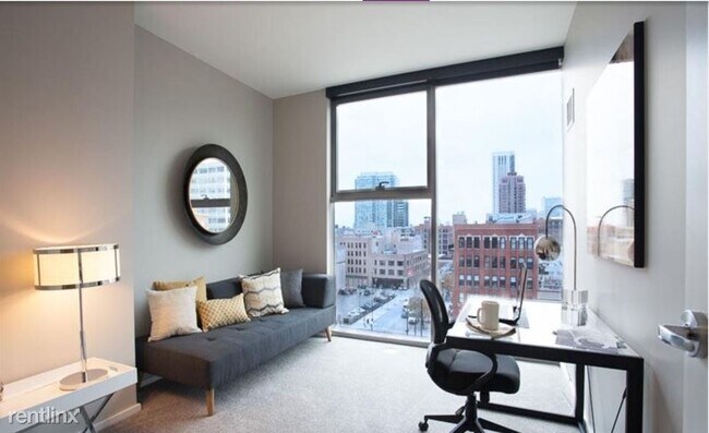 Building Photo - 3 br, 3 bath Apartment - 222 N Desplaines St