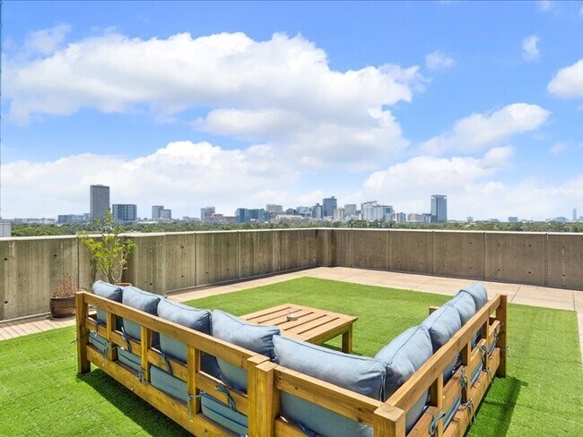 Foto del edificio - 5925 Almeda Rd