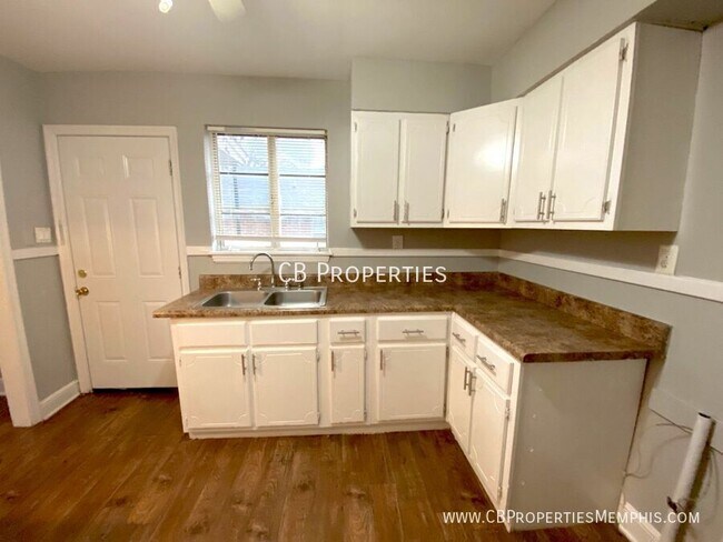 Foto del edificio - 1032 N Evergreen St