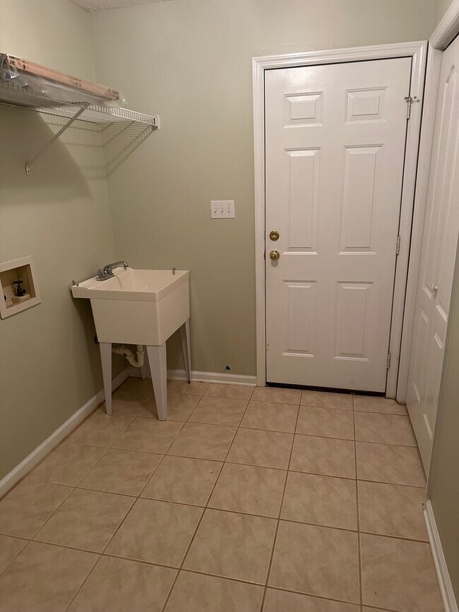Building Photo - 3 bed/2 bath home in North Florence