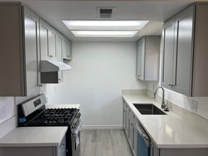 Building Photo - 221 Grayson Way