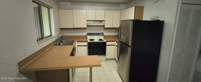 Foto del edificio - 7801 Maplewood Dr