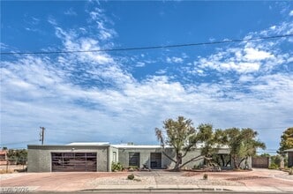 Building Photo - 1926 Papago Ln