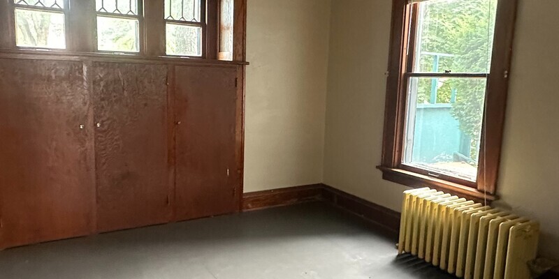 Primary Photo - 222 Tygert St