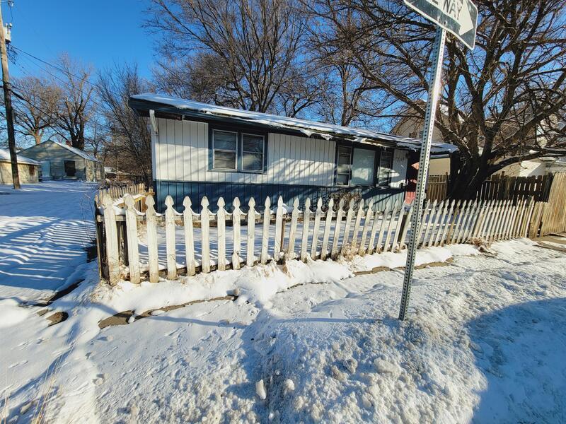 Primary Photo - 2118 E 1st St N