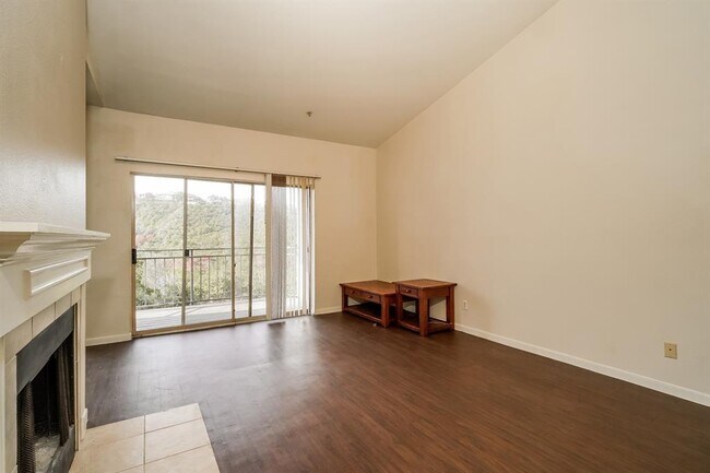 Building Photo - 6000-8 Shepherd Mountain Cove