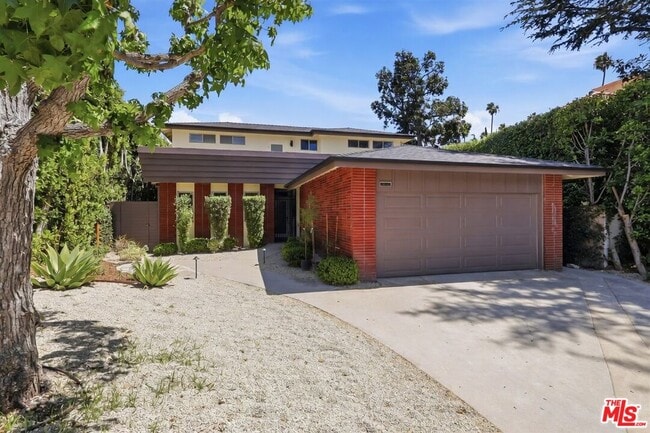 Foto del edificio - 444 S Windsor Blvd