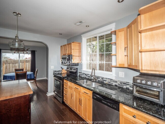 Building Photo - Cozy Two Bedroom Home in Stafford! Deposit...