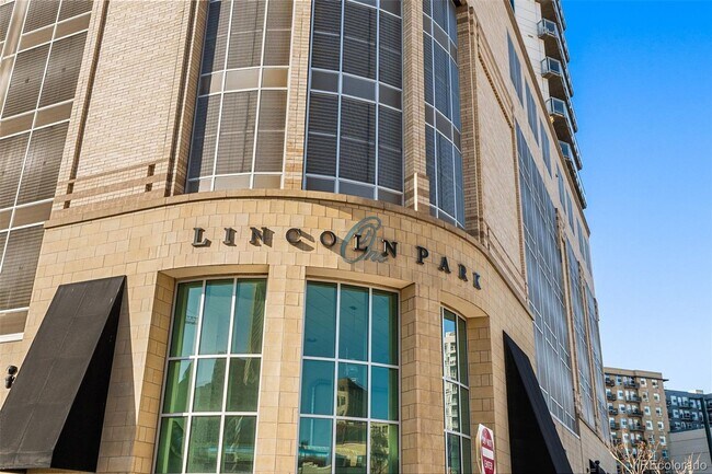 Building Photo - ***MOVE-IN SPECIAL***One Month Free Rent**...