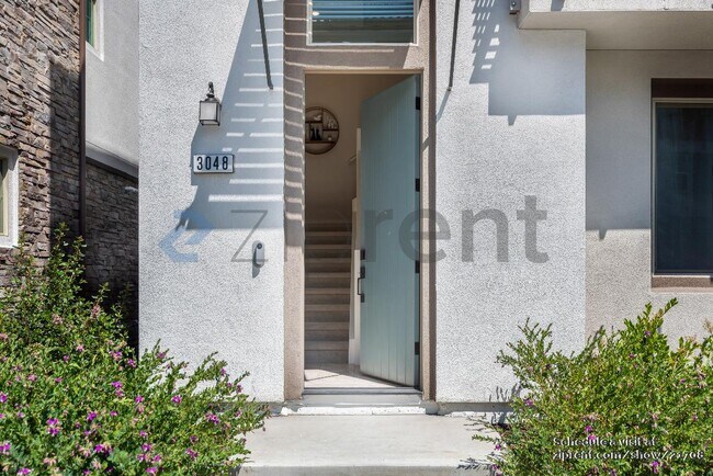 Building Photo - 3048 Lina St