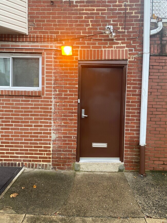 Front Entrance - 1332 Nedro Ave