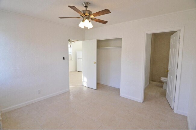 Building Photo - 603 Cedar Pl