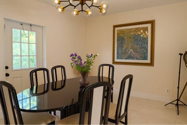 Foto del edificio - 2395 NE 184th Terrace