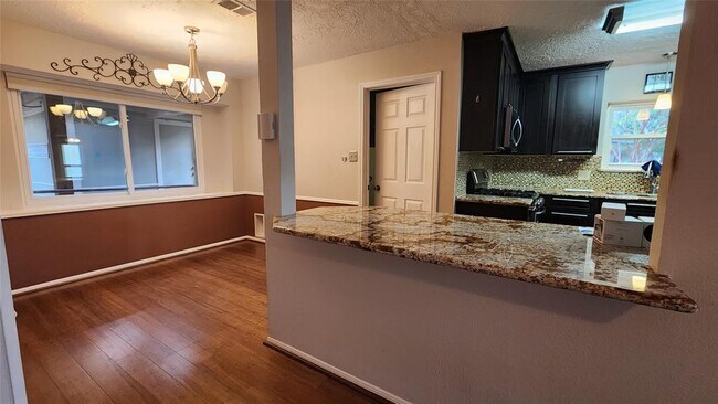 Building Photo - 15139 Tresch Ln