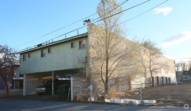 Building Photo - 150 Ralston St