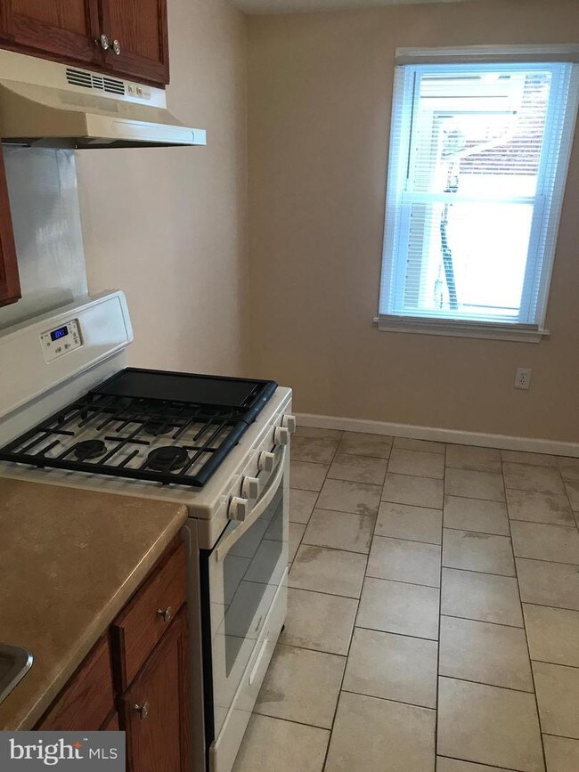 Foto del edificio - 2705 E Somerset St