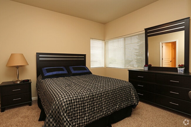 Building Photo - Tabor Pointe Apartments