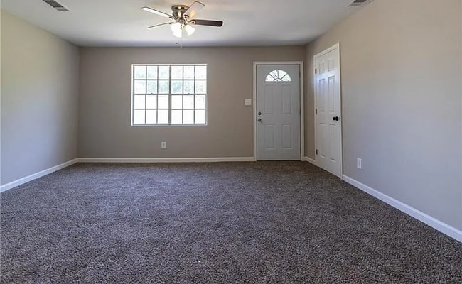 Building Photo - 917 Gateway Dr