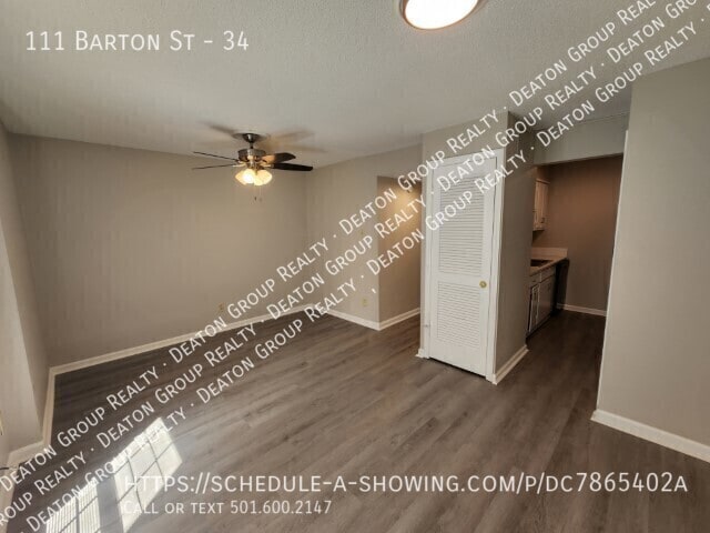 Building Photo - 111 Barton St