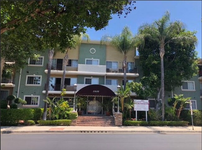 Building Photo - Resort Like Property- 1BD, Must See!