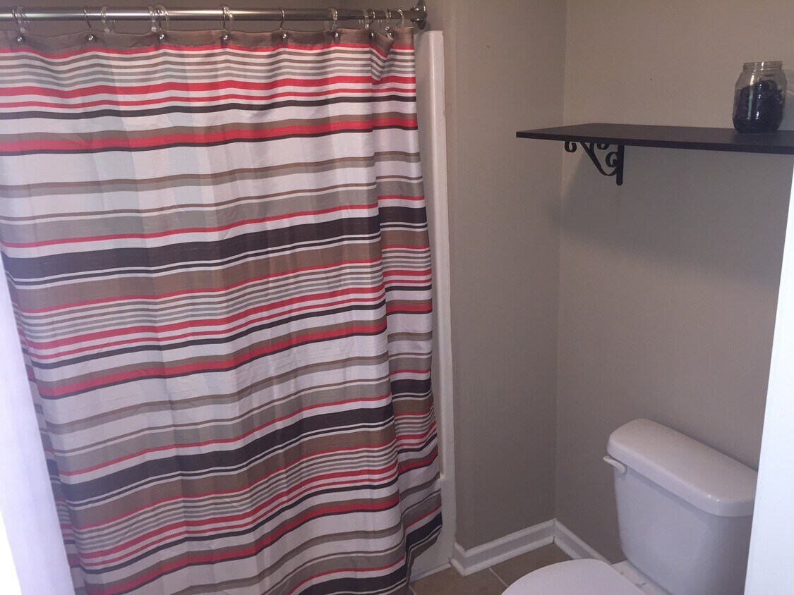 Foto principal - 1719 Frank Watts Rd