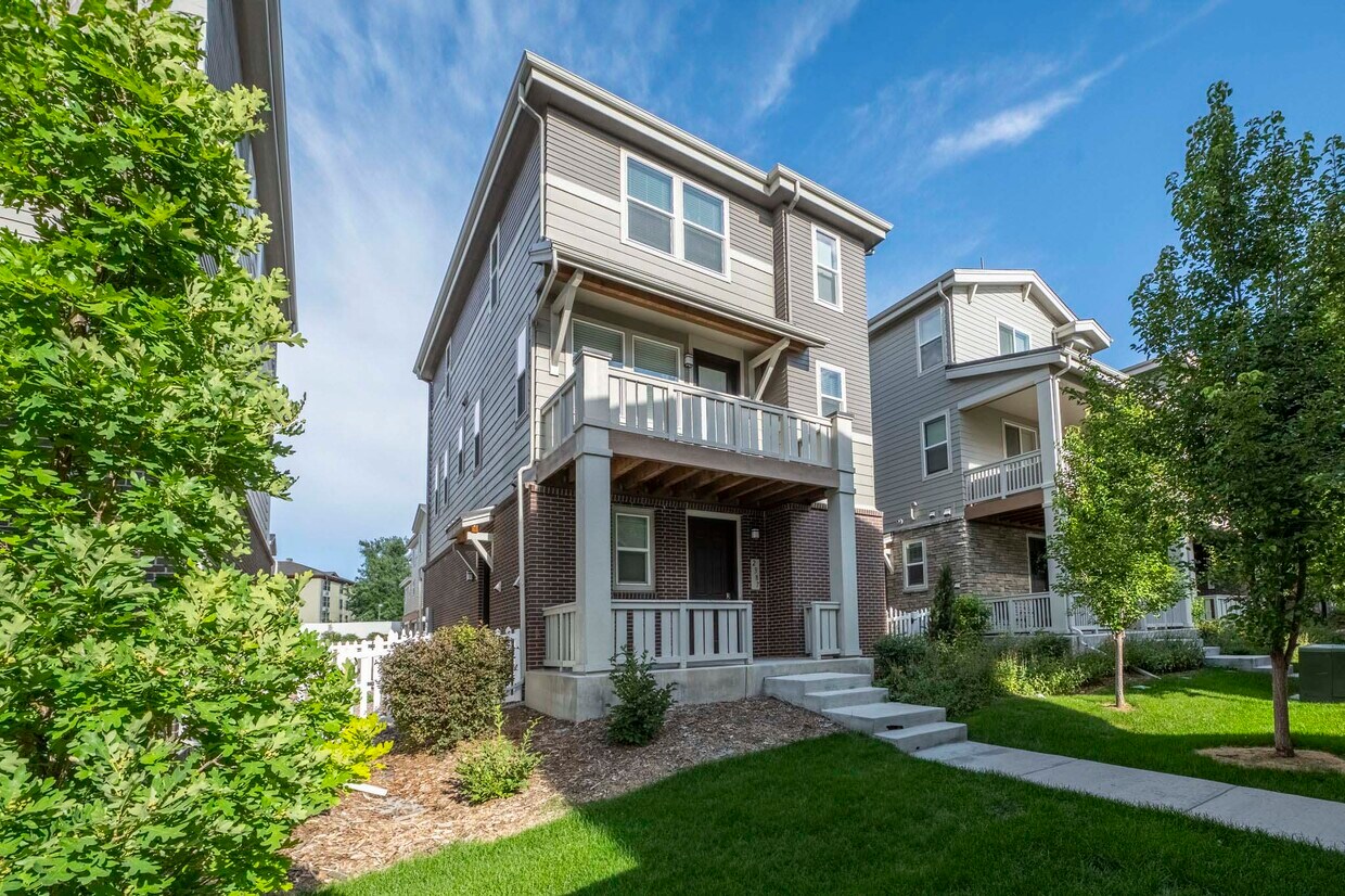 2387 S Tucson St, Aurora, CO 80014 House Rental in Aurora, CO